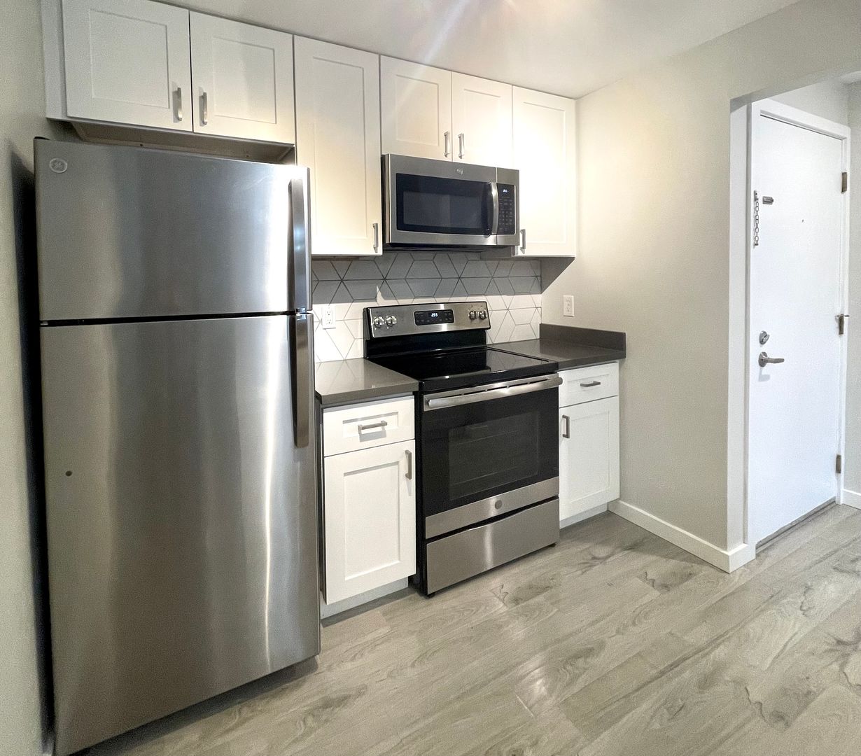 Seattle Apartment: 5941 California Ave SW