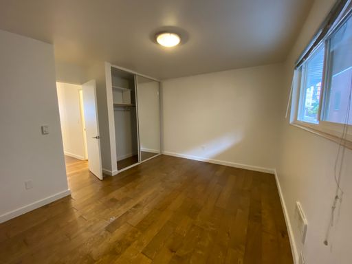 Now Offering Two Weeks Free! Perfect layout, hardwood floors, TONS of windows! – photo 1