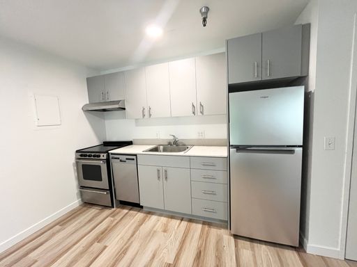 South Facing With New Appliances! – photo 1