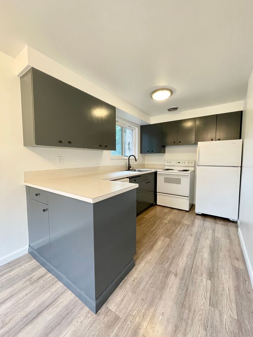 Seattle Apartment: 4001 NE 50th Street
