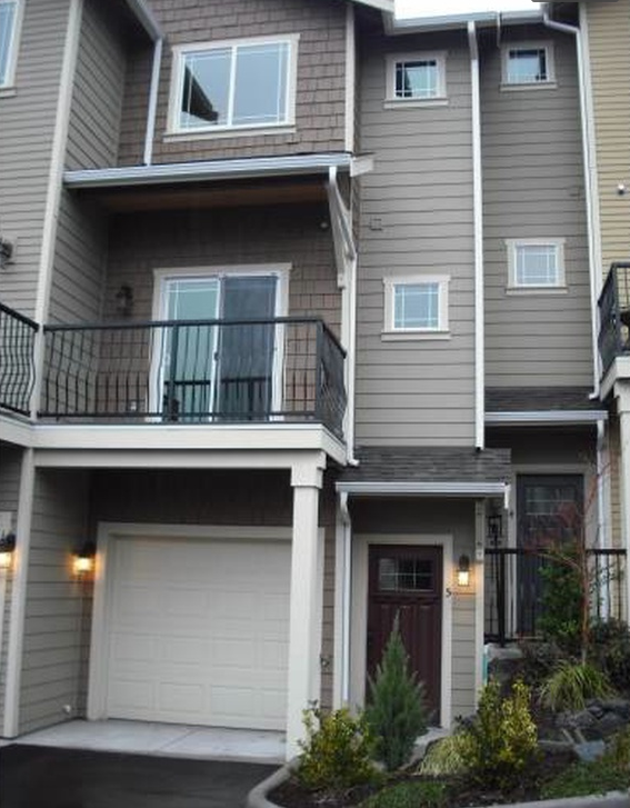 Renton Townhome: 825 Sunset Boulevard NE