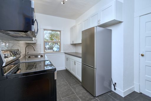 Charming, Renovated Vintage 2 Bedroom on Queen Anne! Don't Wait, These Go Fast! – photo 1