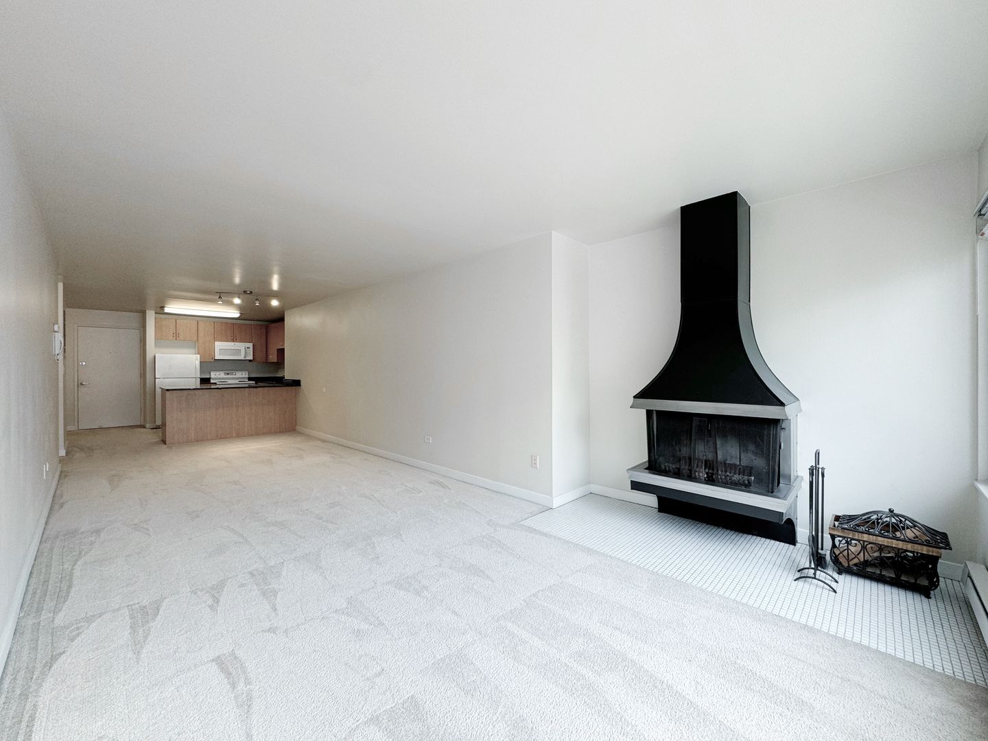 Seattle Apartment: 112 Bellevue Avenue East