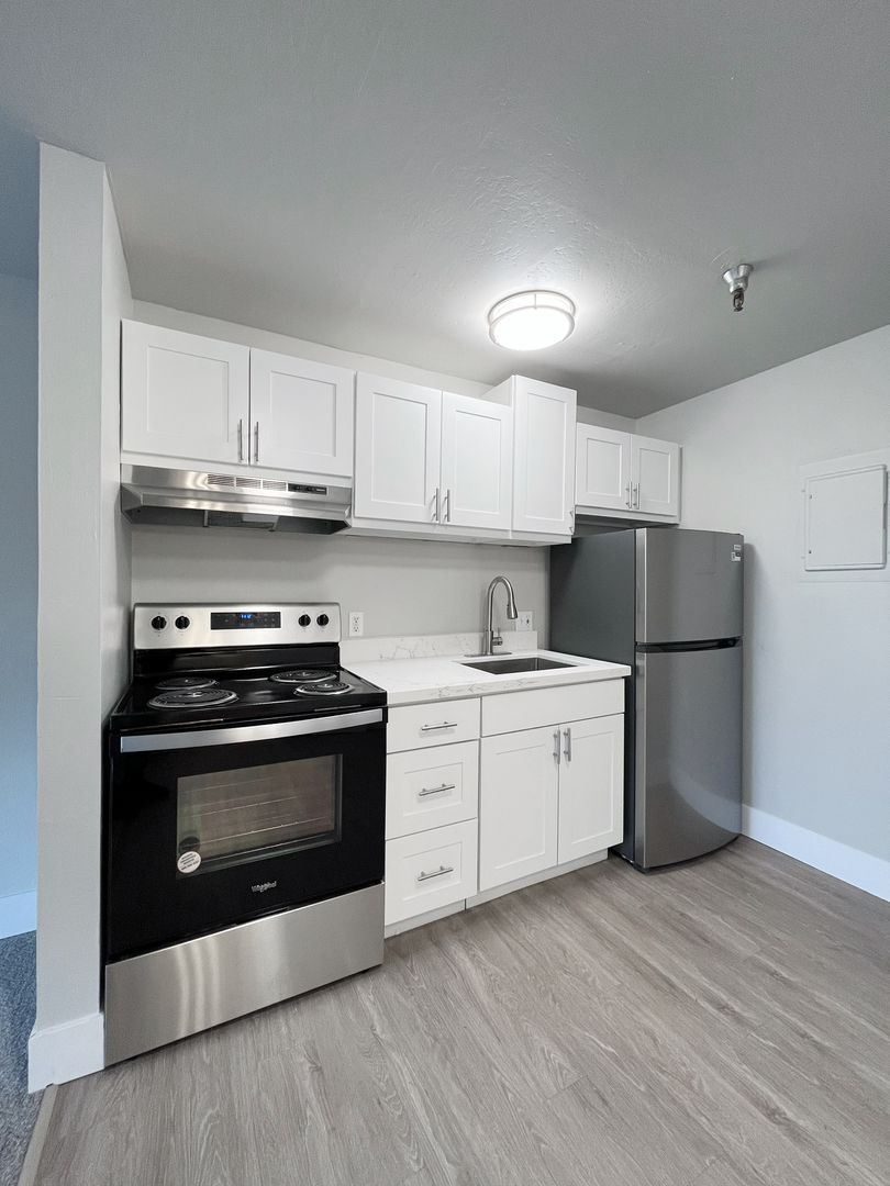 Seattle Apartment: 11501 15th Ave NE