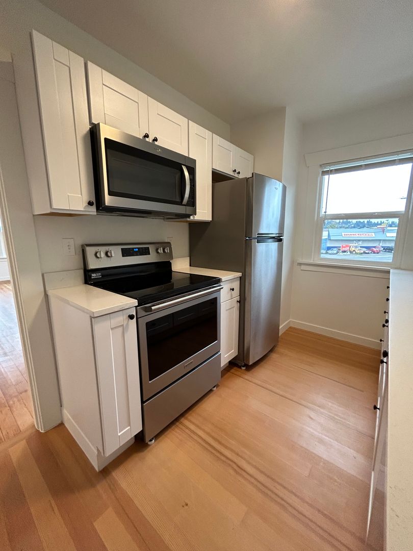 Seattle Apartment: 1223 W. Nickerson St.