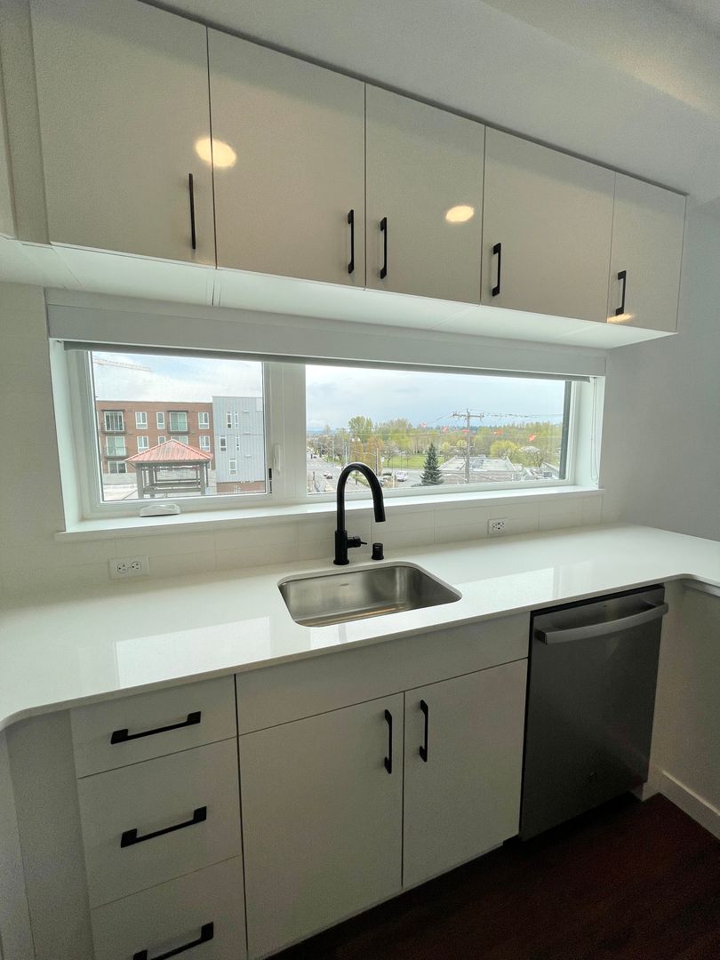Seattle Apartment: 4600 Union Bay Place NE
