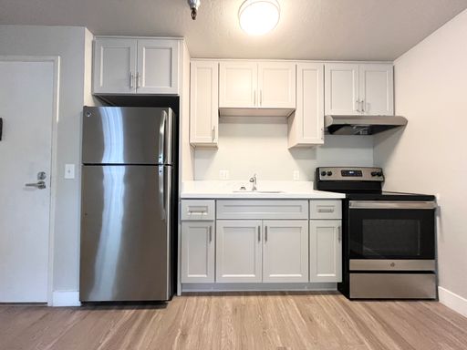First Floor 1 Bedroom with Patio – photo 1