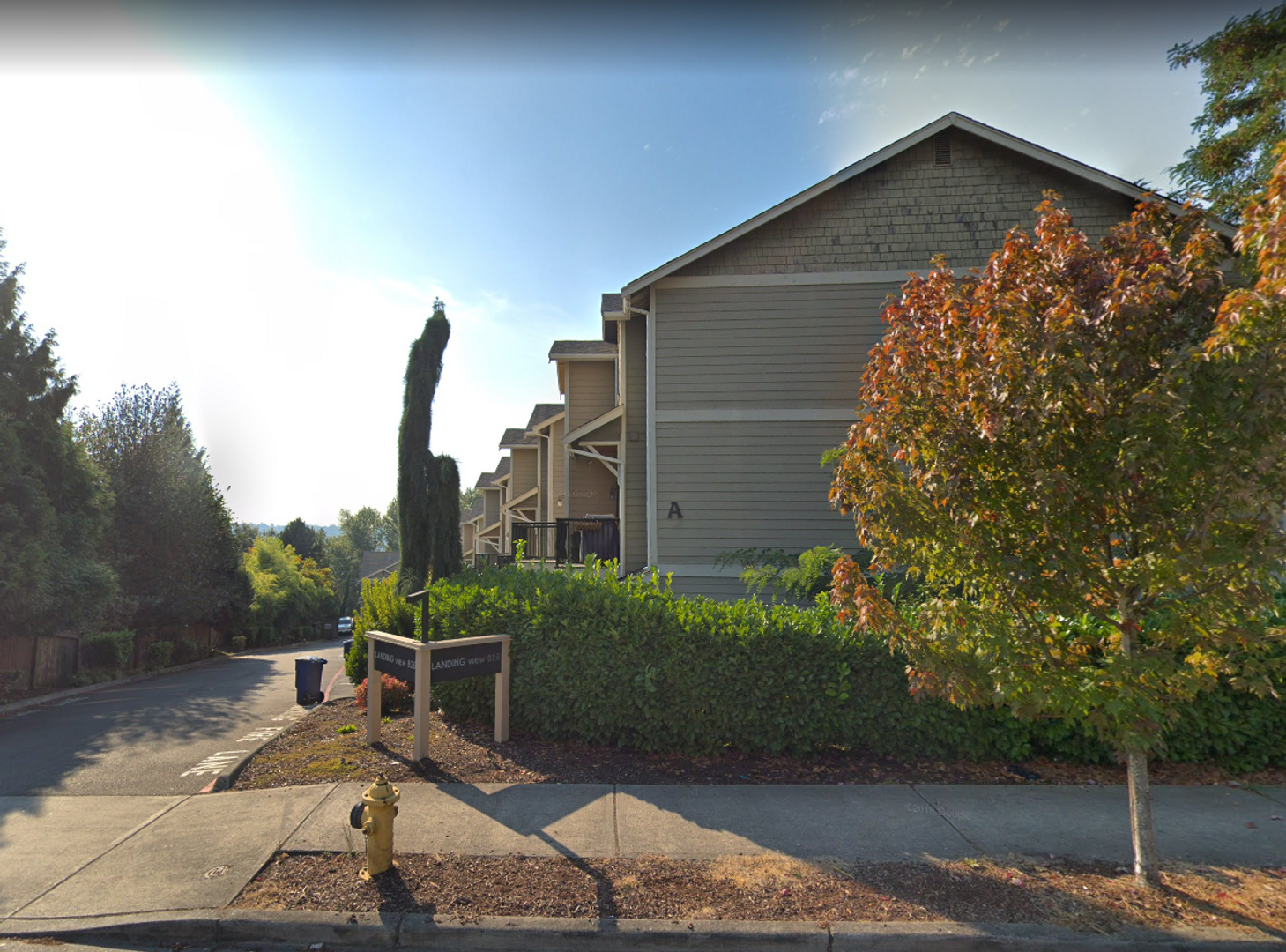 Renton Townhome: 825 Sunset Boulevard NE