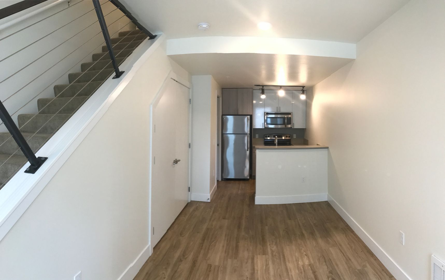 Seattle Apartment: 418 Bellevue Ave East