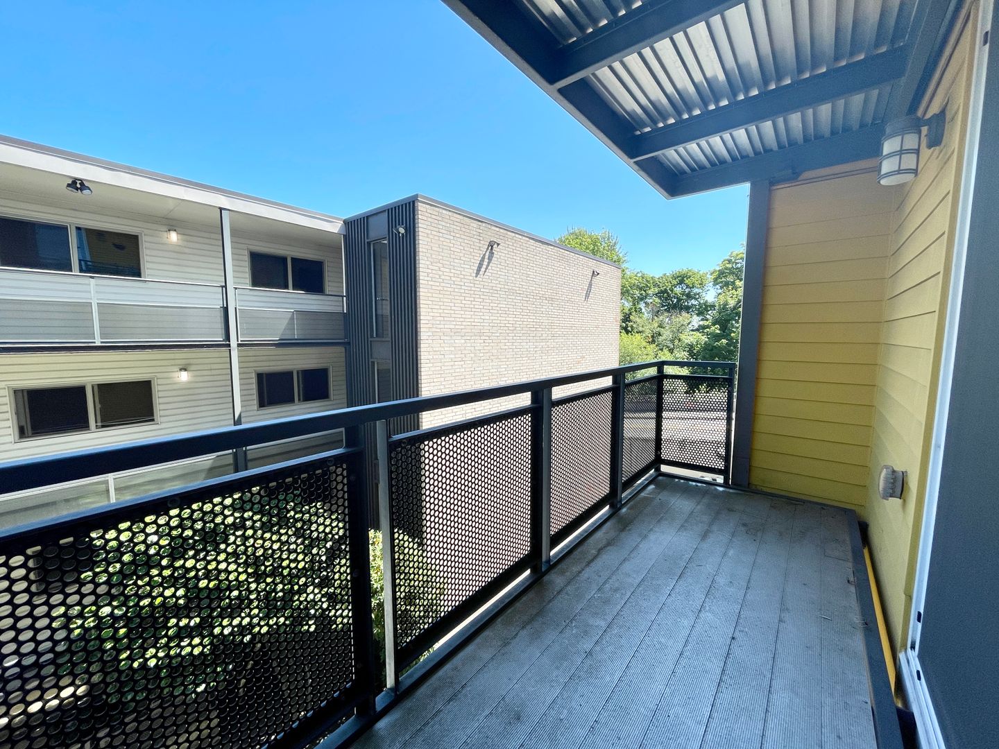 Seattle Apartment: 2249 NE 46th Street