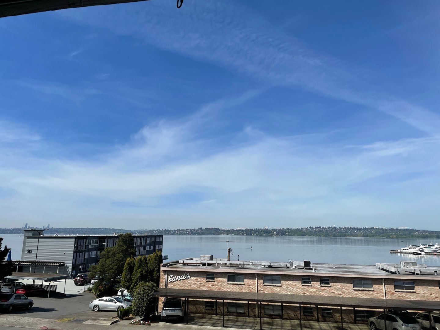 Kirkland Apartment: 430 Lake Street South