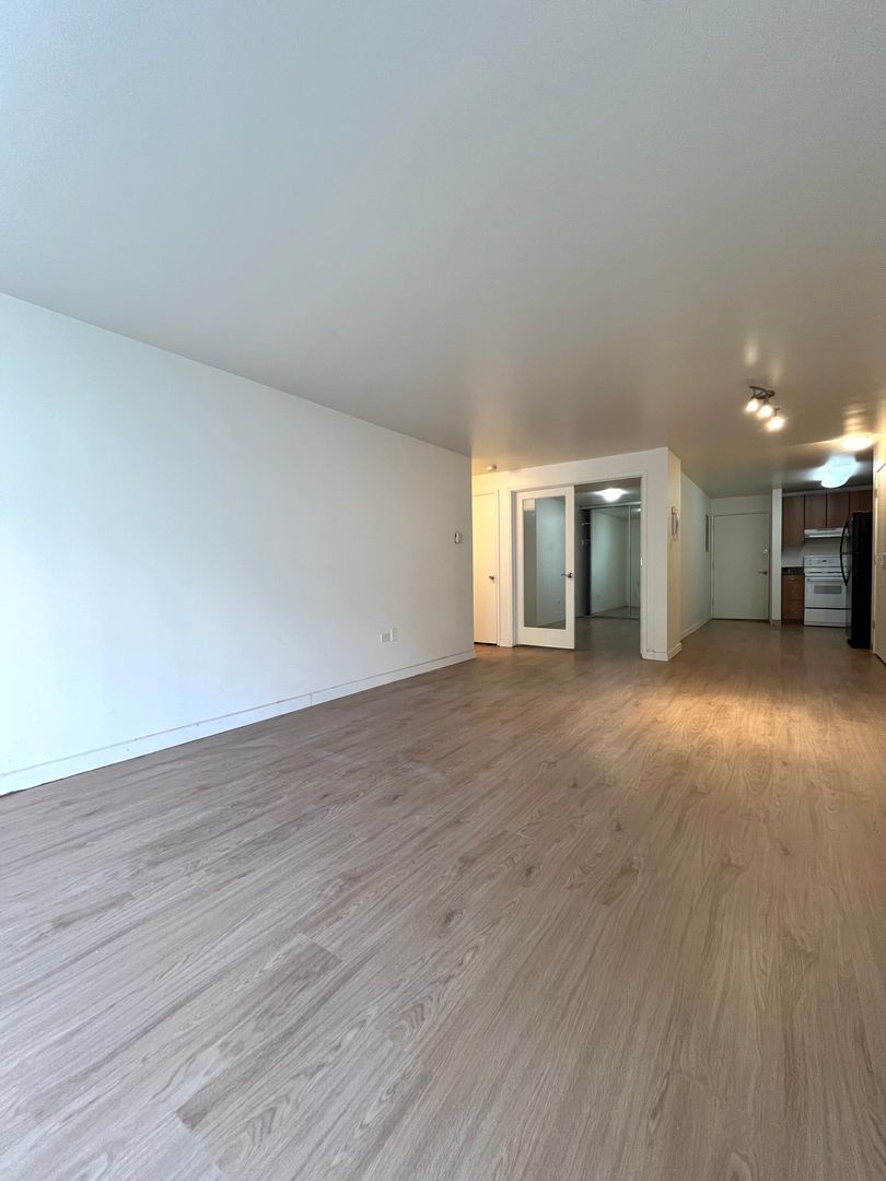 Seattle Apartment: 112 Bellevue Avenue East