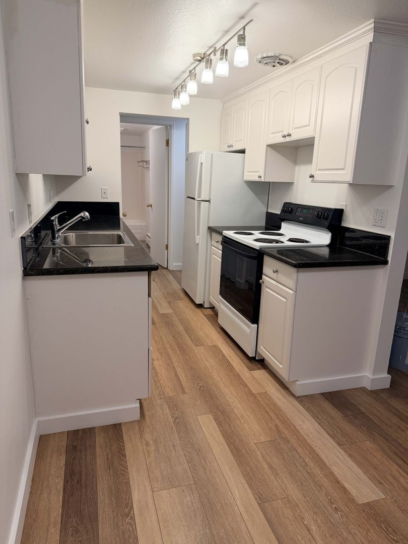 Seattle Apartment: 3632 & 3636 Phinney Avenue N