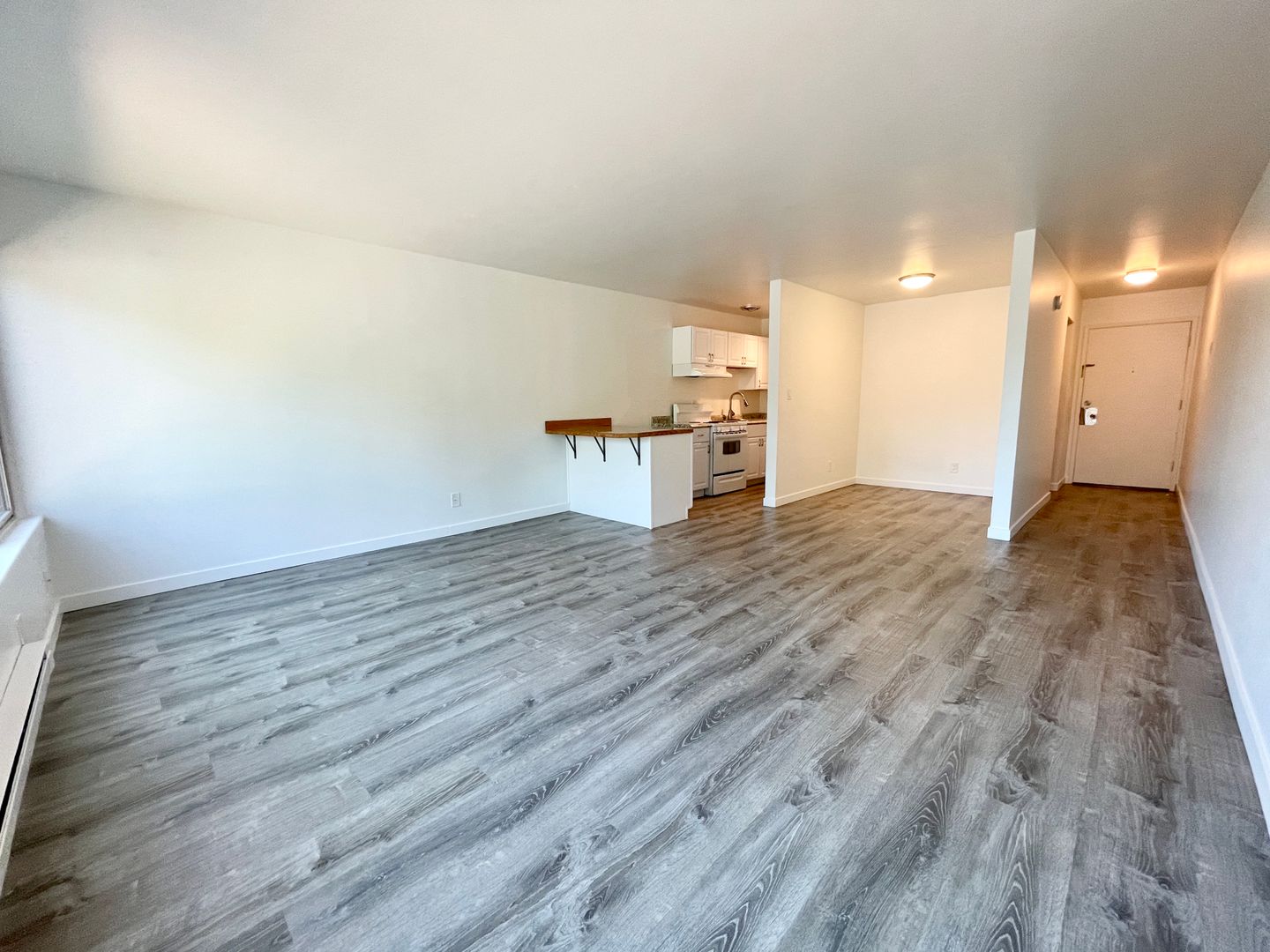 Seattle Apartment: 5000 22nd Ave NE