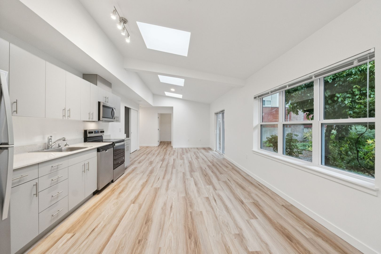 Seattle Apartment: 11501 15th Ave NE