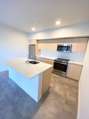 Ideally located, quiet 1 bedroom, 1 bathroom with all modern conveniences. 1 MONTH FREE!! – photo 1
