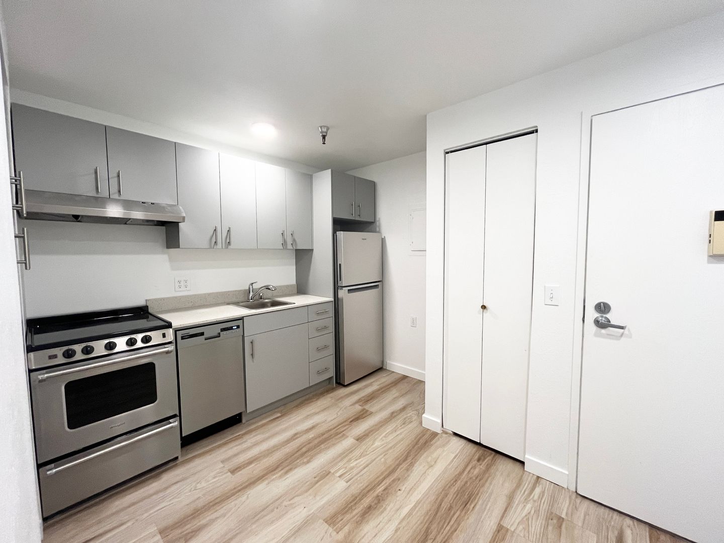Seattle Apartment: 11501 15th Ave NE