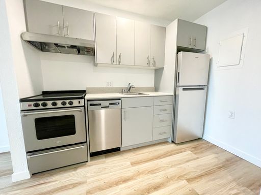 Studio Unit with Balcony – photo 1