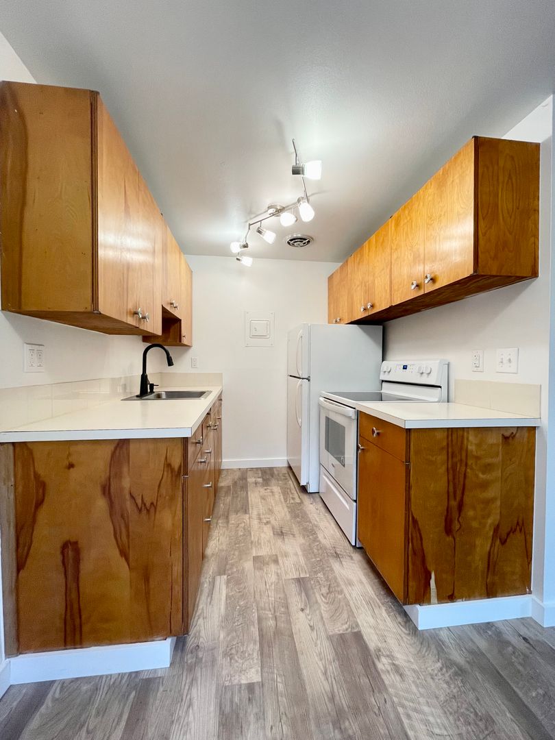 Seattle Apartment: 4001 NE 50th Street