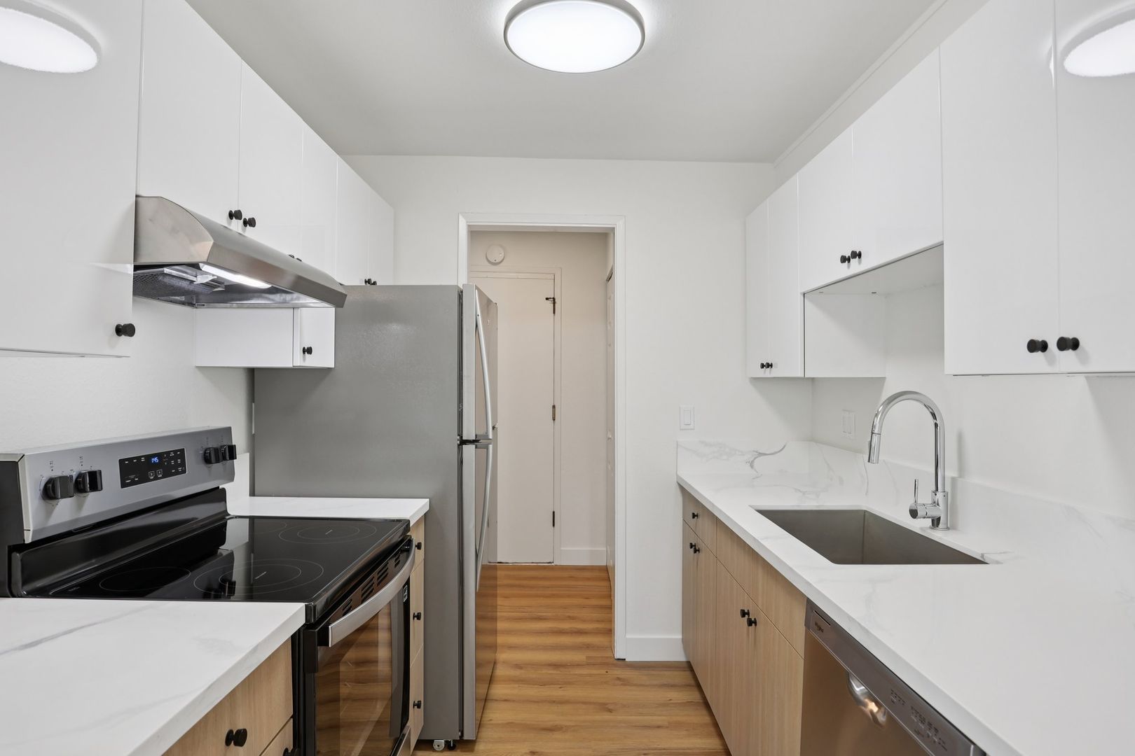 Edmonds Apartment: 7714 196th St SW