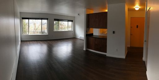 One Month Free!! on This Large 1-Bed 1-Bath Unit! Featuring Ample Lighting and Open Concept Layout! – photo 1
