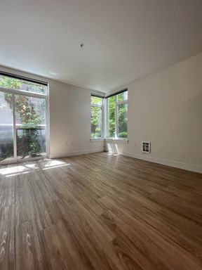 Now Offering Two Weeks Free! The Local 422 - Be a part of the community here and enjoy the view from the rooftop! – photo 1