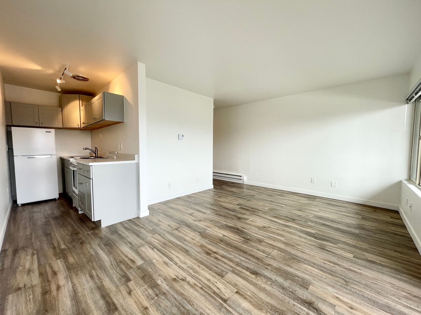 Seattle Apartment: 5000 22nd Ave NE
