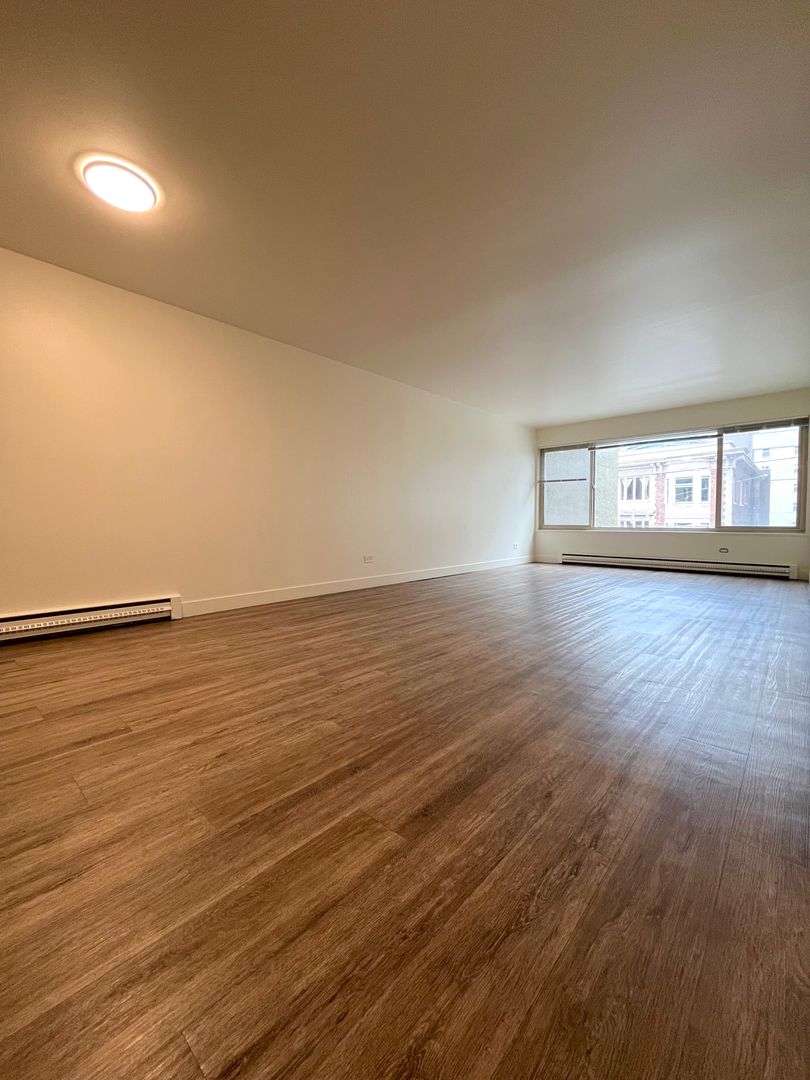 Seattle Apartment: 112 Bellevue Avenue East