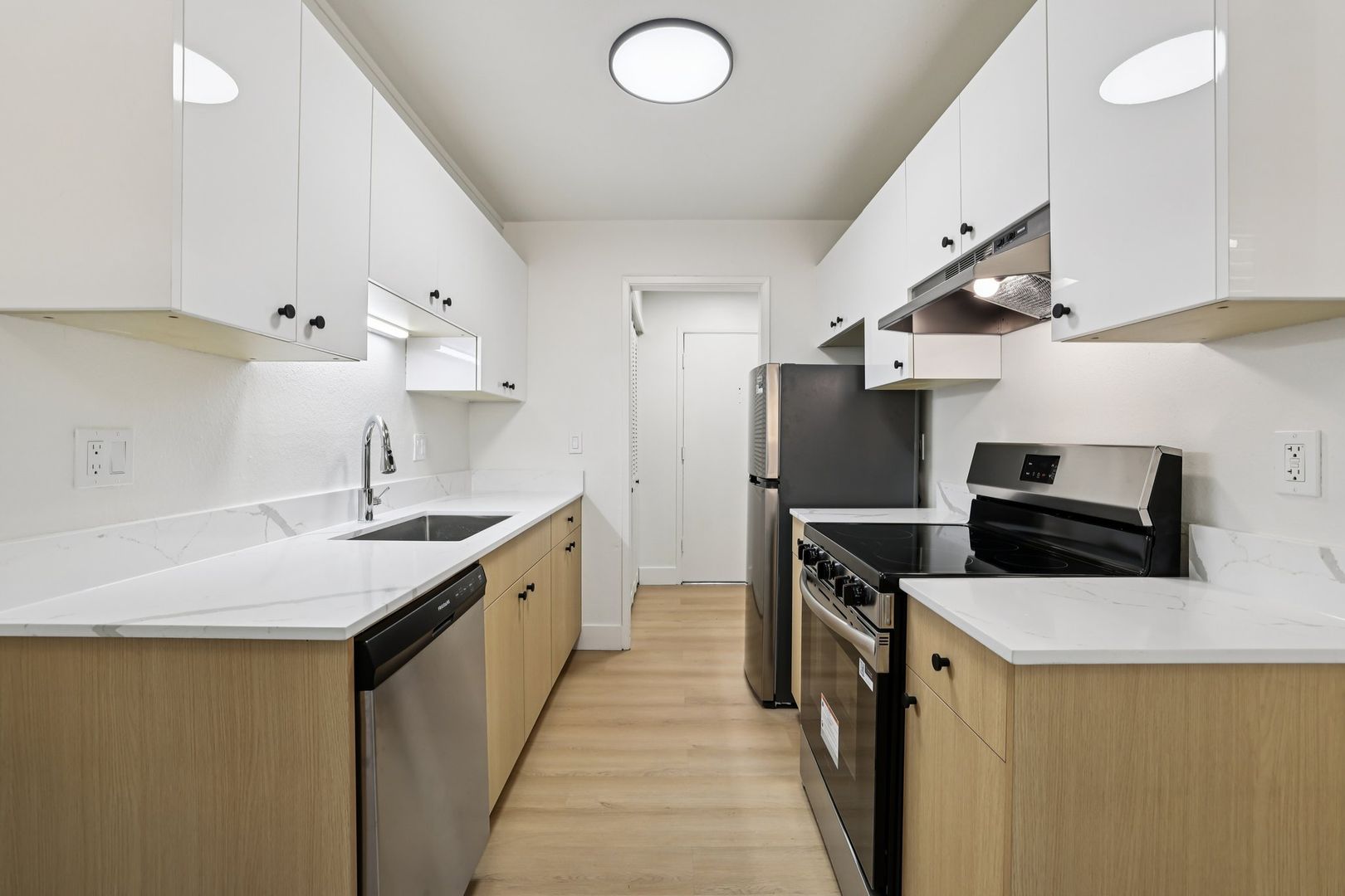 Edmonds Apartment: 7714 196th St SW