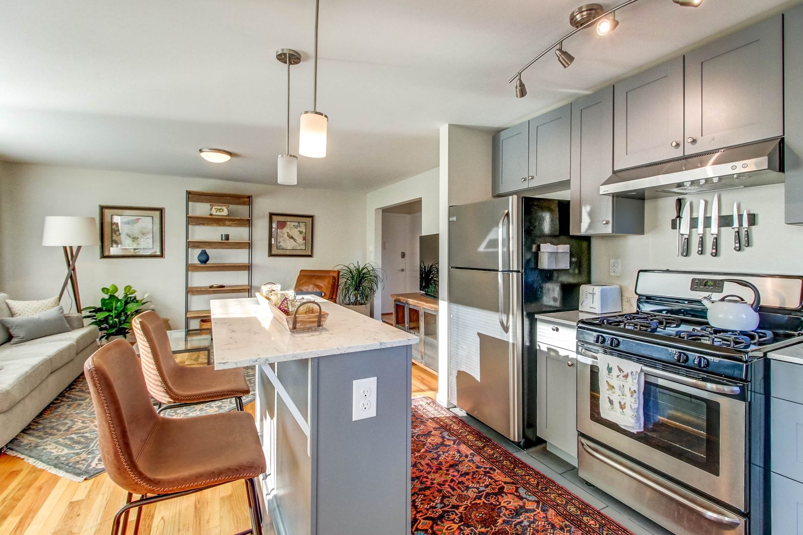 Seattle Apartment: 1418 2nd Avenue W