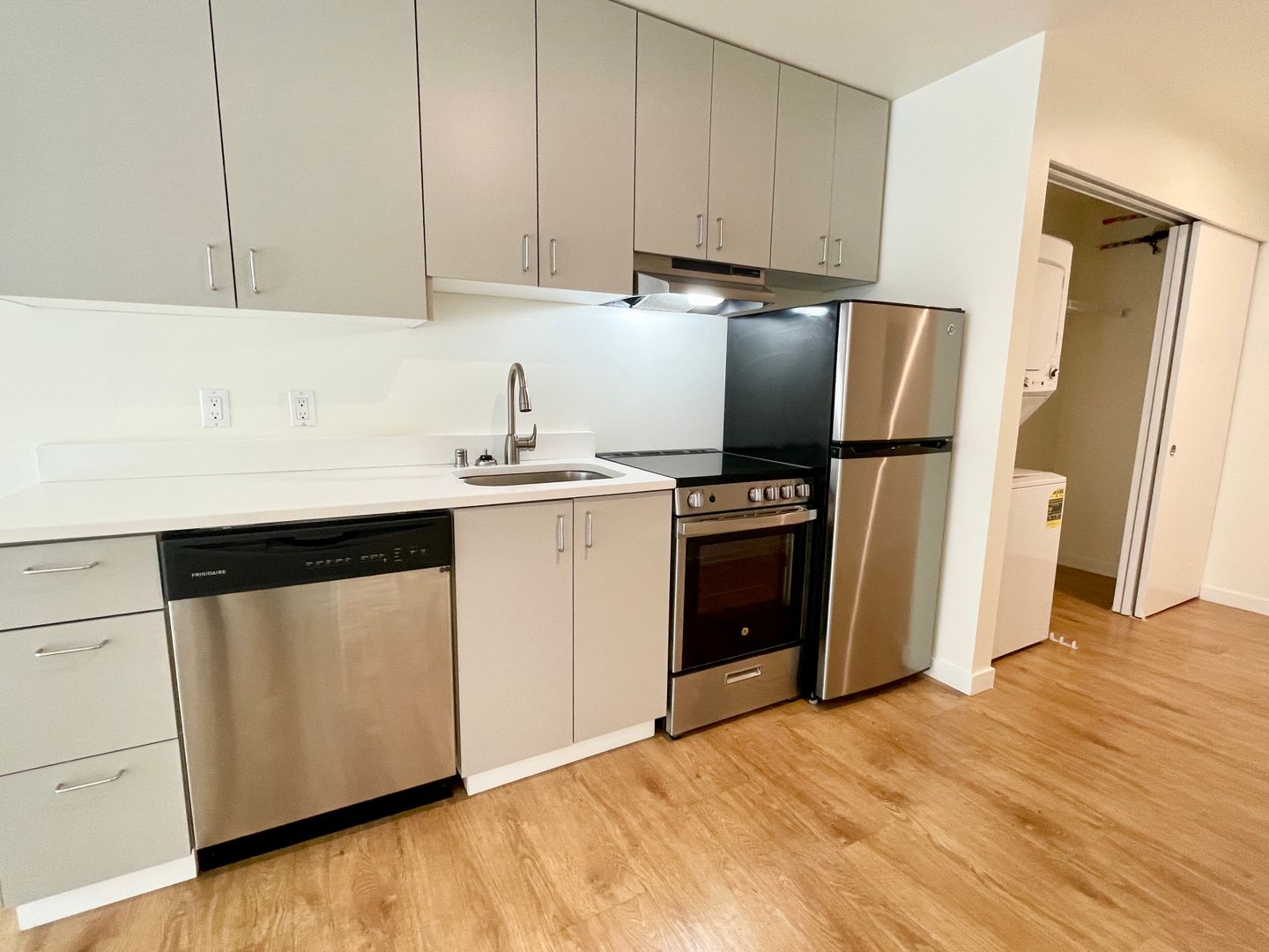Seattle Apartment: 2249 NE 46th Street
