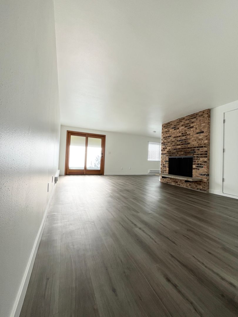 Seattle Apartment: 4001 NE 50th Street