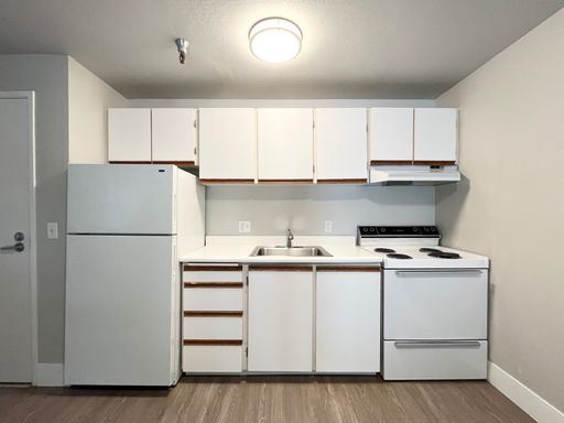 1 Bedroom with Balcony – photo 1
