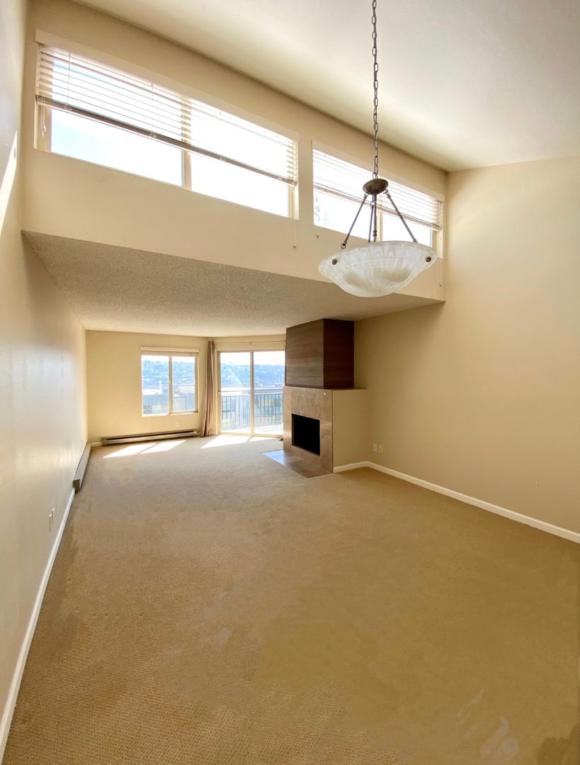 Seattle Apartment: 1251 Taylor Avenue North