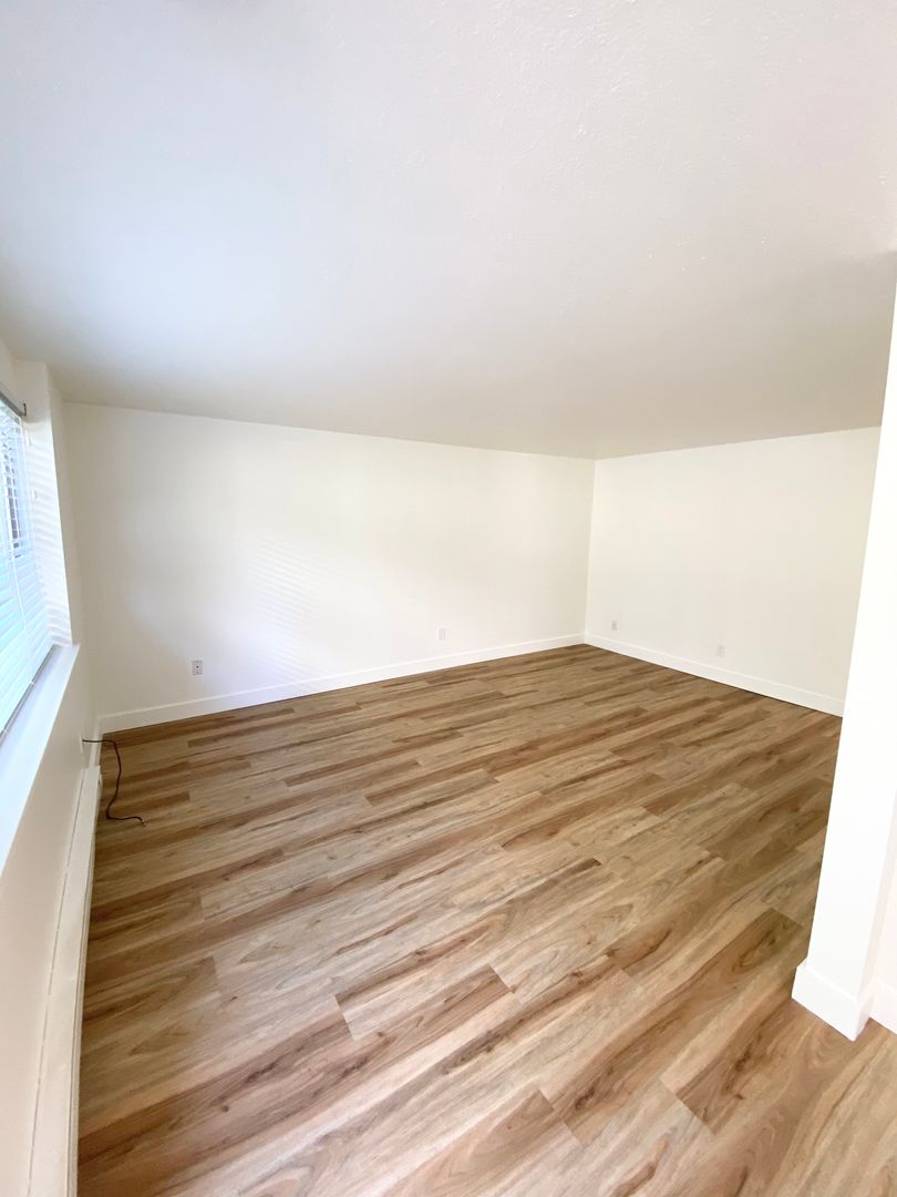 Seattle Apartment: 3632 & 3636 Phinney Avenue N