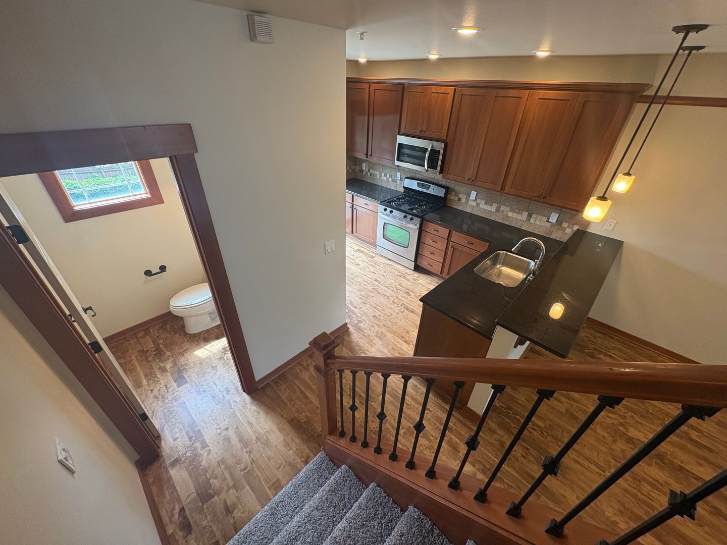 Renton Townhome: 825 Sunset Boulevard NE