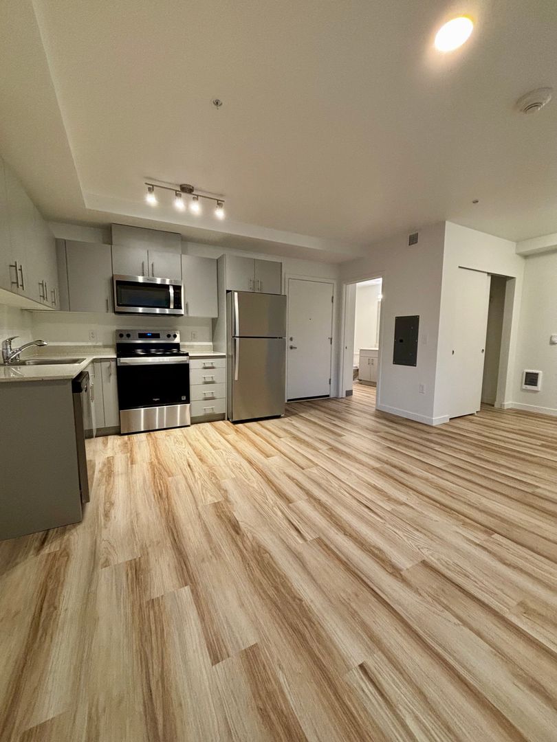 Seattle Apartment: 11501 15th Ave NE