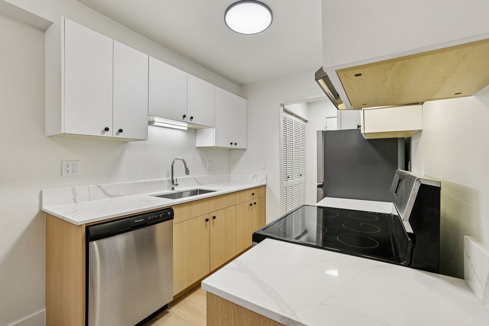 Edmonds Apartment: 7714 196th St SW