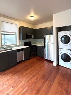 $1000 Look + Lease Special! Looking For Impeccable Natural Light? LARGE One Bedroom Home Available NOW! – photo 1