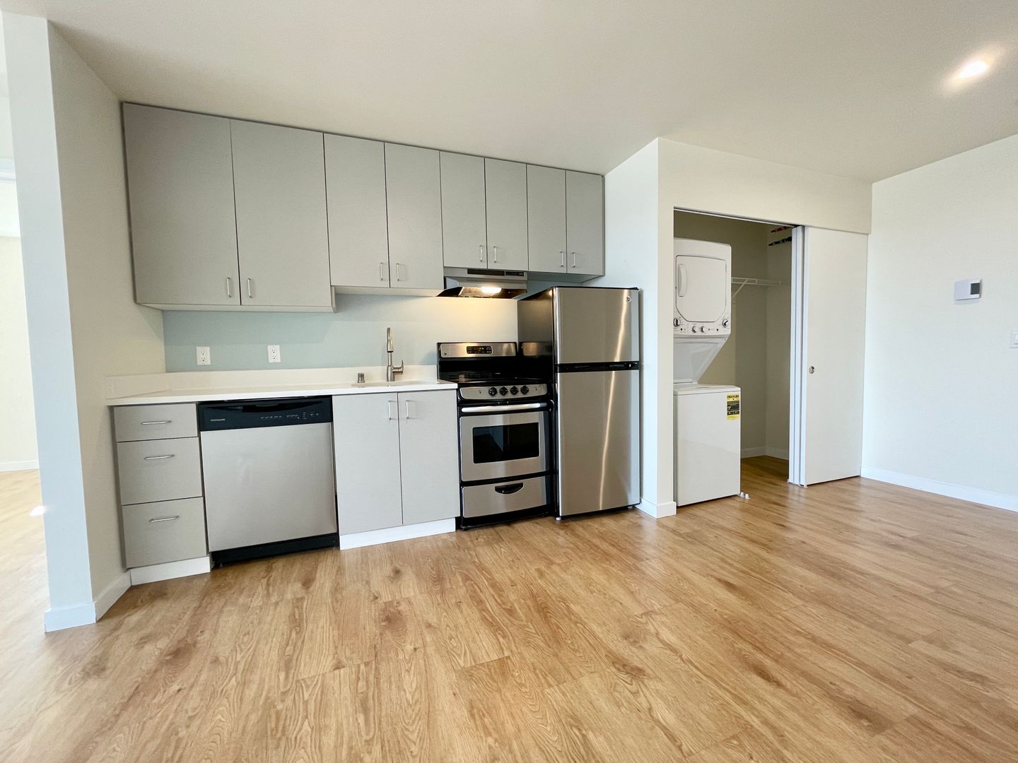 Seattle Apartment: 2249 NE 46th Street