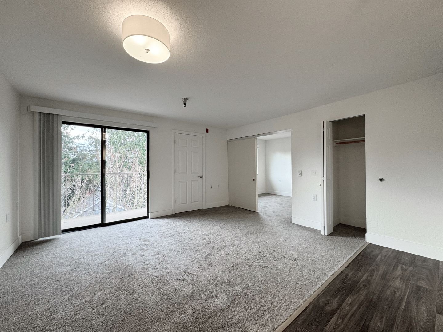 Seattle Apartment: 11501 15th Ave NE