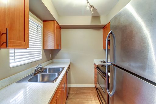 Now Offering Two Weeks Free! Ground-Floor 2-Bedroom at Alki ~ Walking Distance to Top-Rated Schools, Restaurants, and the Beach! – photo 1