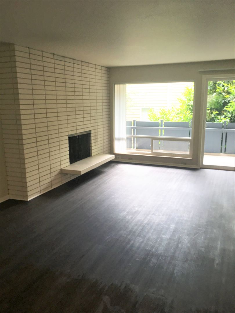 Seattle Apartment: 900 Nob Hill Ave North