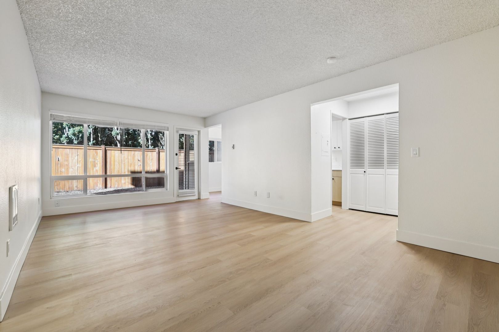 Edmonds Apartment: 7714 196th St SW