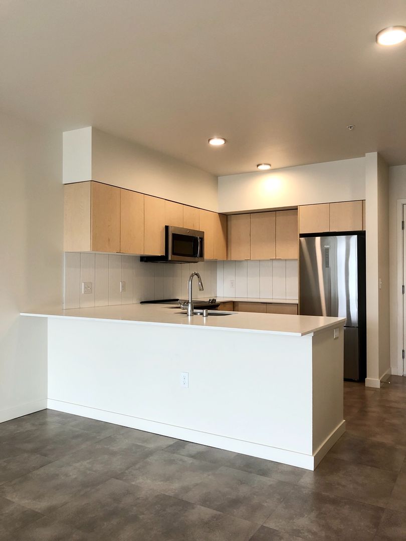 Seattle Apartment: 4516 Union Bay Place NE