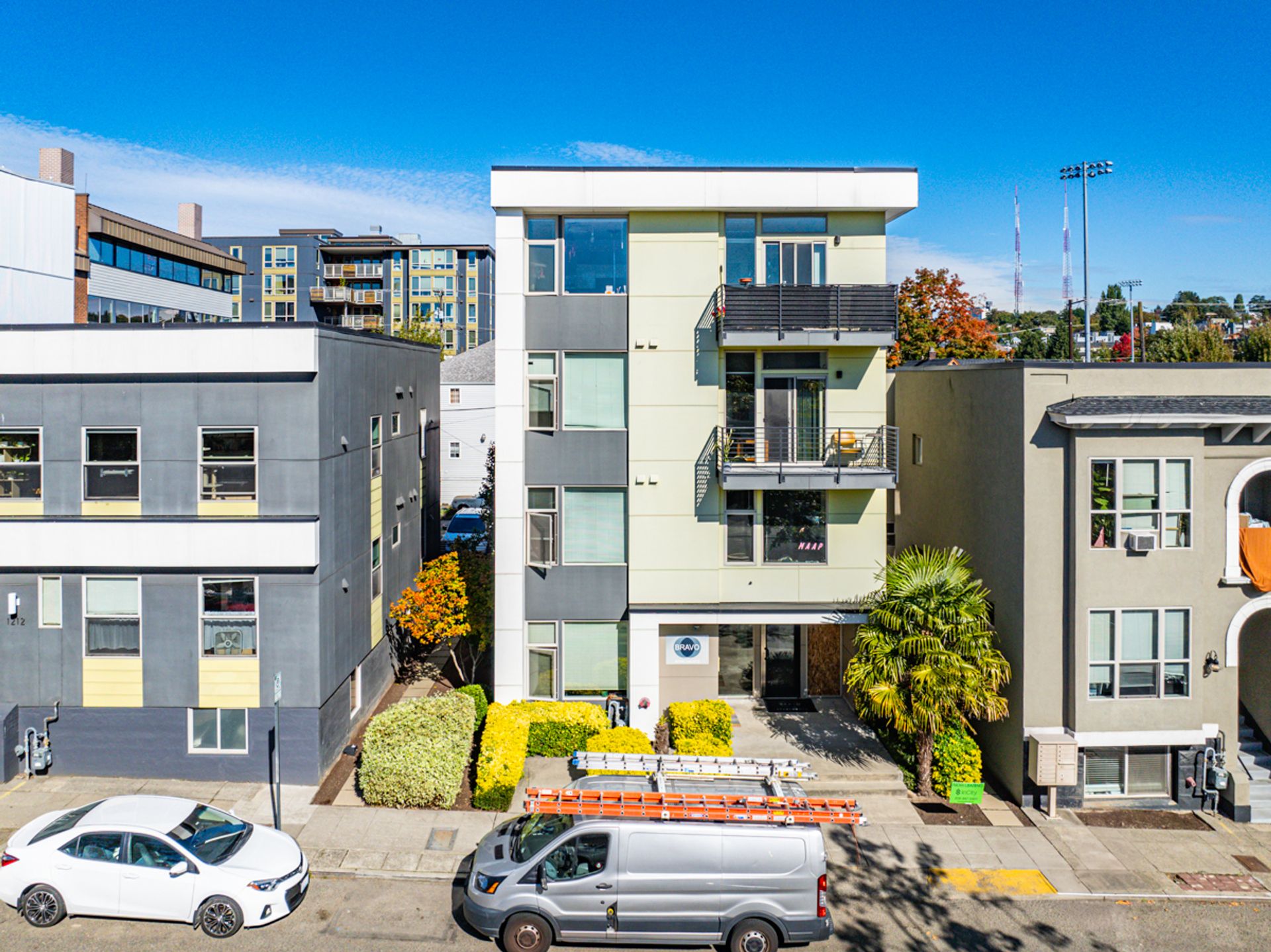 Seattle Apartment: 1212, 1216, 1220 East Remington Court