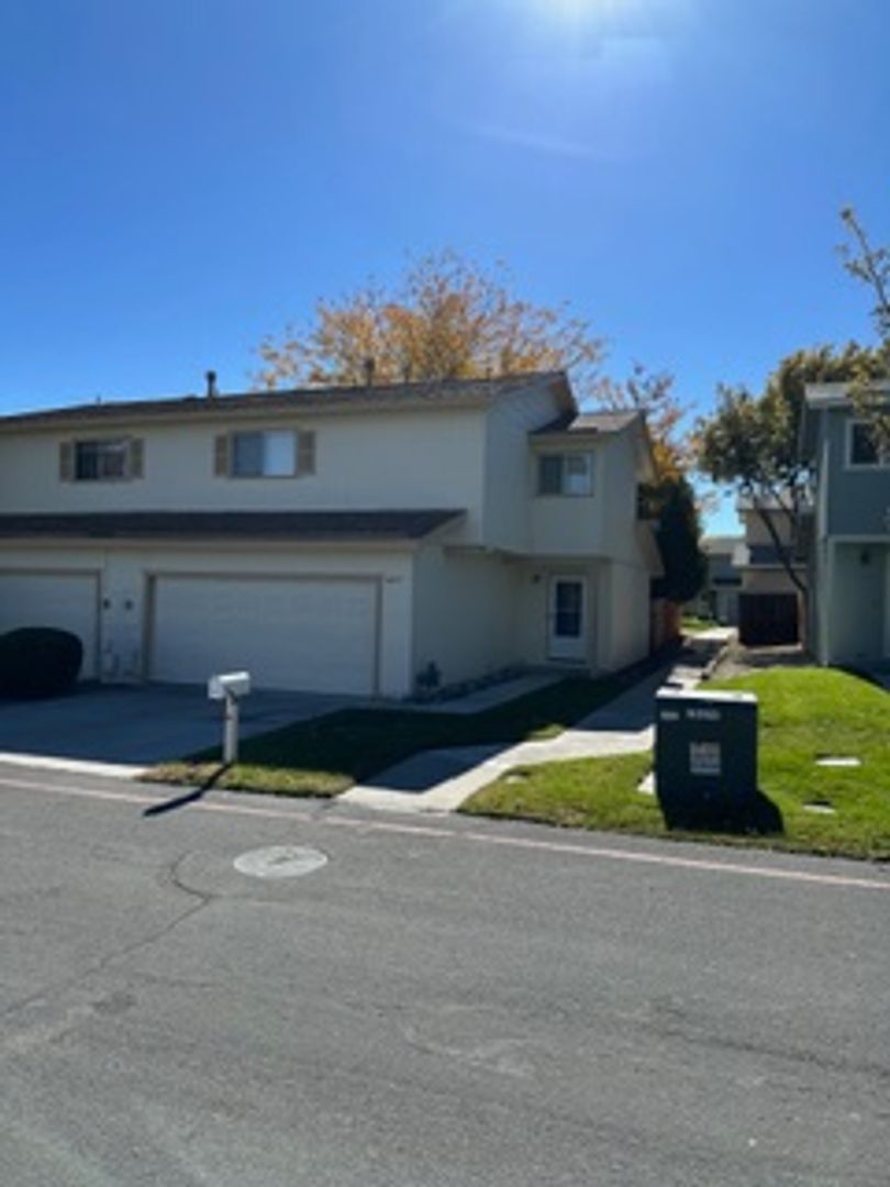 Carson City House: 4251 Shelbyville Drive