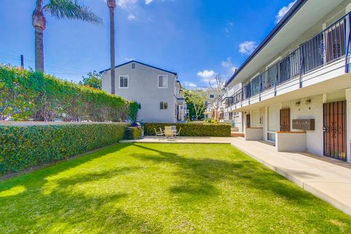Charming 2 Bed/1 Bath Townhome style Apt in NorthPark – photo 1