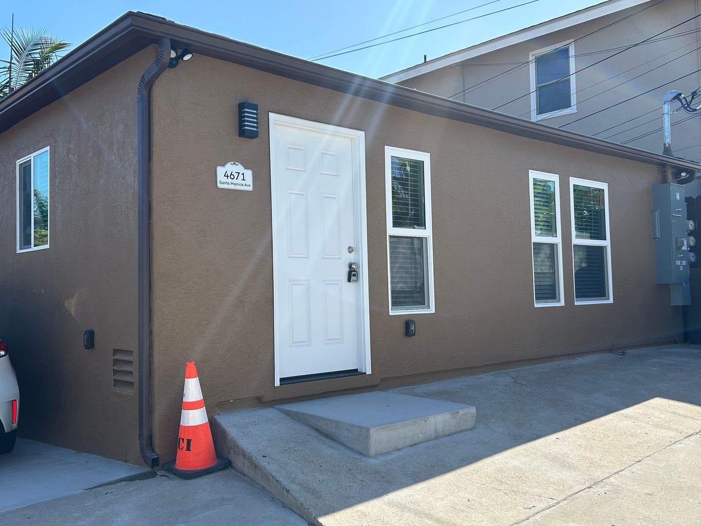 San Diego Apartment: 4671 Santa Monica Avenue