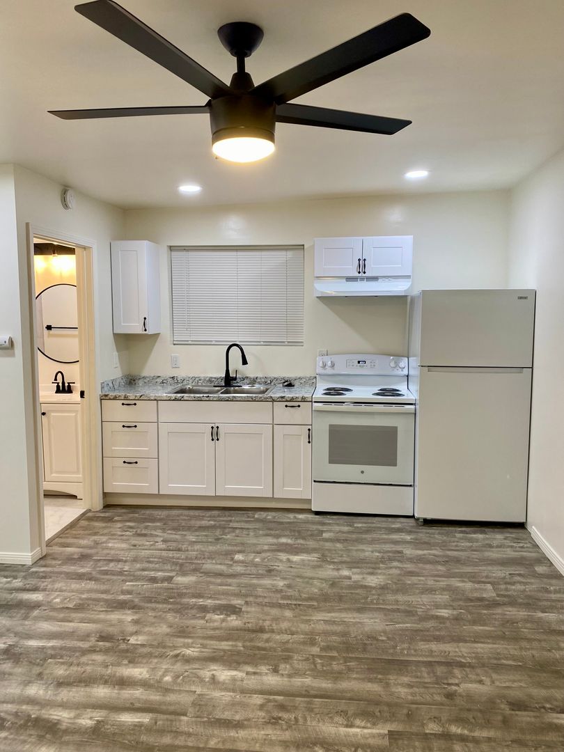 El Cajon House: 1183 Naranca Ave